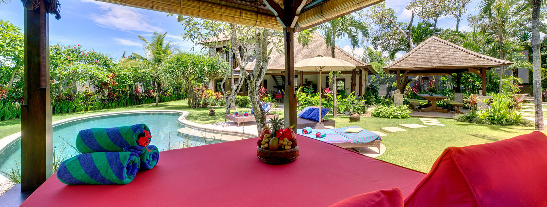 Villa Kakatua - Garden balé and pool