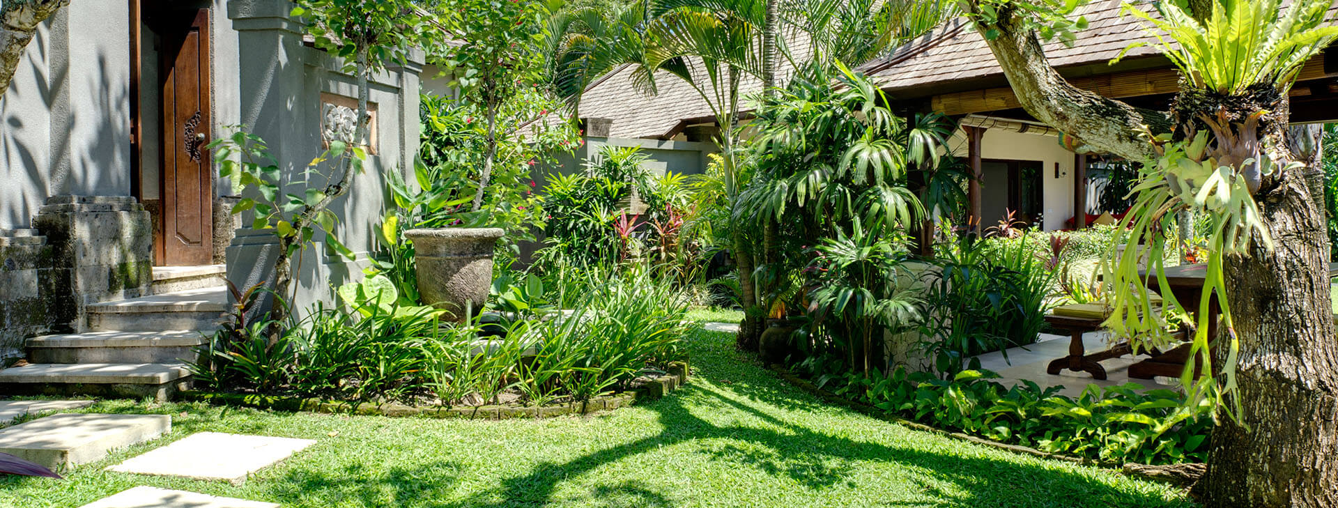 Villa Kakatua - Entrance walkway